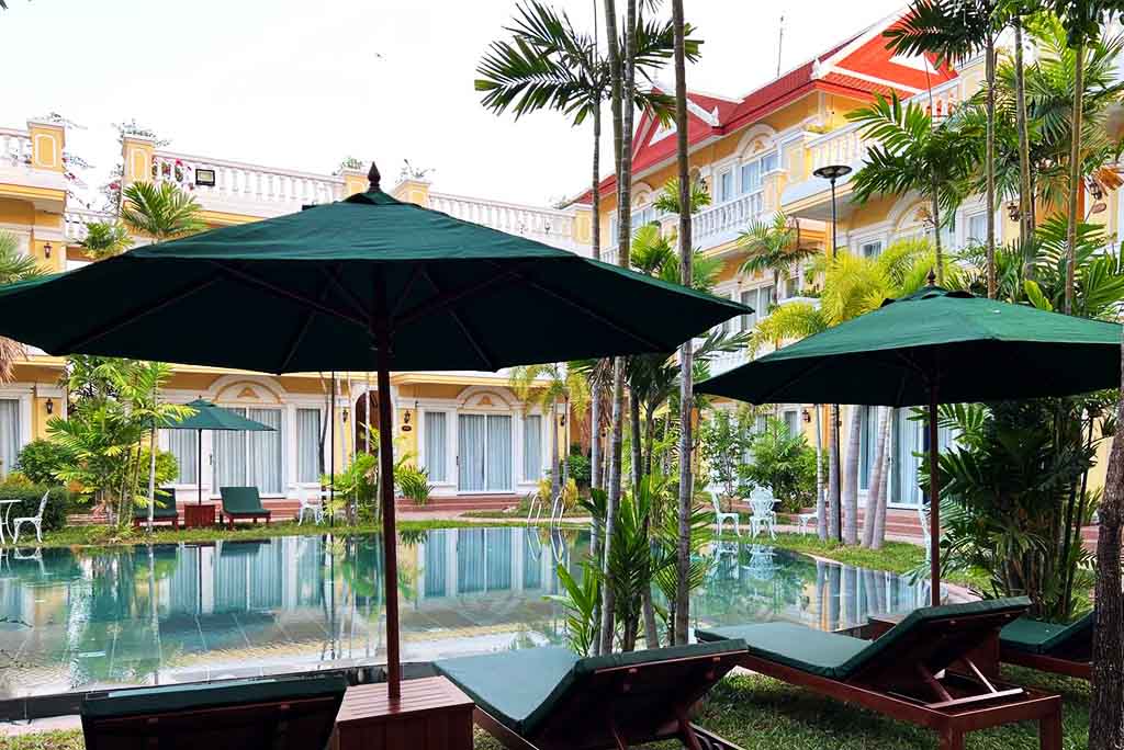 pool area at sokchea kampot hotel